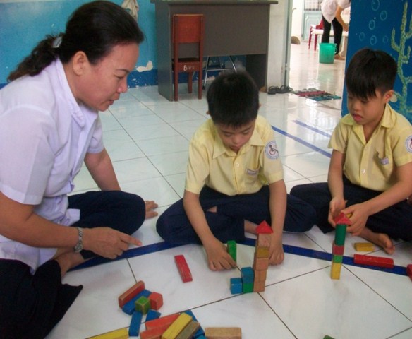 Description: E:\TTKT Khanh Hoa\BAN TIN - BAI LUAN\Hinh anh 2015\HD hoc tap\Khoi CPT\100_8304.JPG